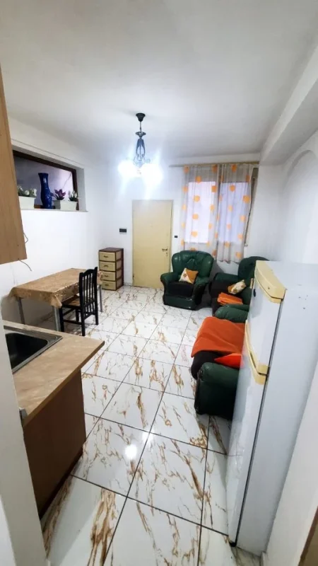 Tirane, jepet me qera shtepi 1+1 Kati 1, 55 m² 300 € (Siri Kodra)