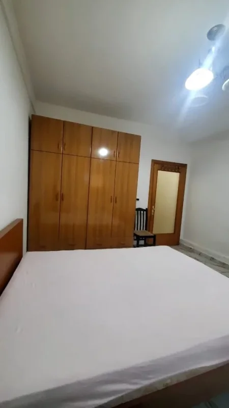 Tirane, jepet me qera shtepi 1+1 Kati 1, 55 m² 300 € (Siri Kodra)