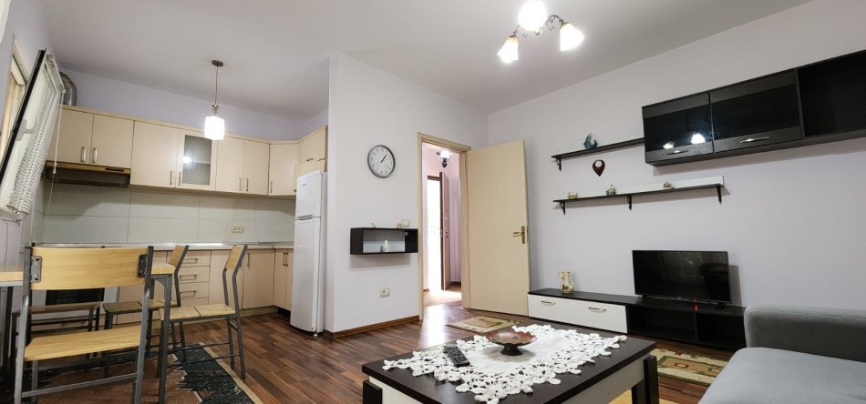 Tirane, jepet me qera shtepi 1+1 Kati 2, 60 m² 400 € (21 Dhjetori)