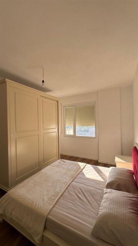 Tirane, jepet me qera apartament 1+1 Kati 6, 65 m² 400 € (Fresk)