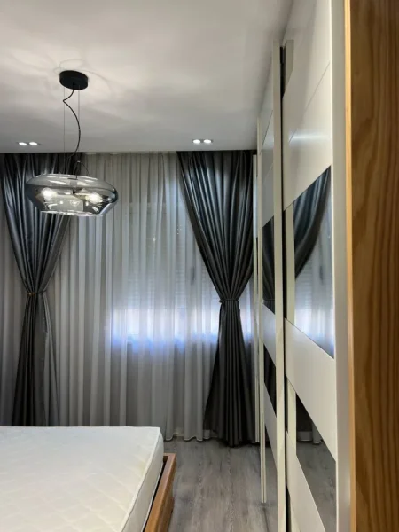 Tirane, jepet me qera apartament 2+1+Parkim Kati 3, 106 m² 800 € (Kompleksi Besa Don Bosko)