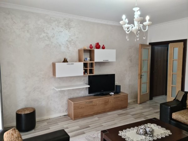 Tirane, jepet me qera apartament 3+1+Ballkon Kati 4, 105 m² 450 € (Selite)