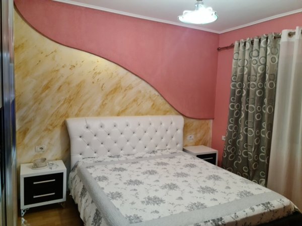 Tirane, jepet me qera apartament 3+1+Ballkon Kati 4, 105 m² 450 € (Selite)