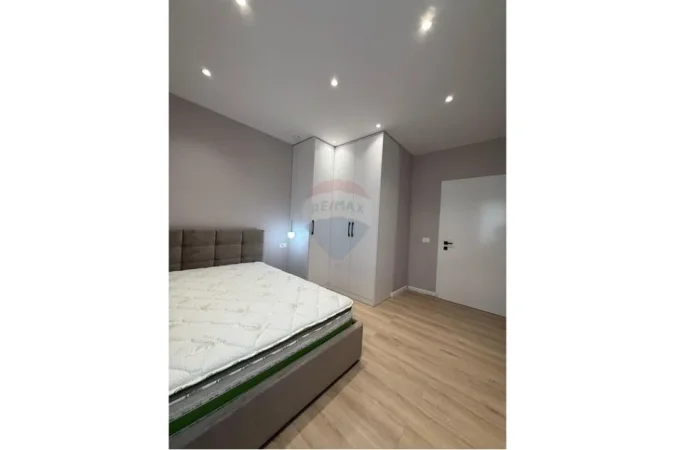Tirane, jepet me qera apartament 1+1 Kati 8, 63 m² 450 € (Teodor Keko)