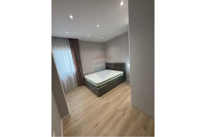 Tirane, jepet me qera apartament 1+1 Kati 8, 63 m² 450 € (Teodor Keko)