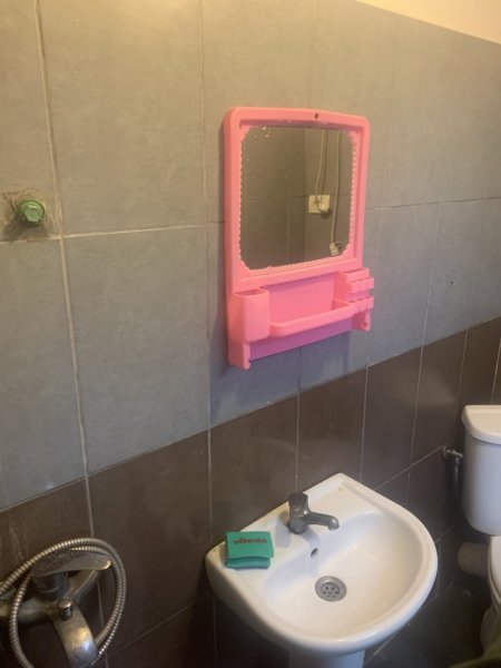 Tirane, jepet me qera garsonier 1+1 Kati 2, 63 m² 220 € (Janaq paco)