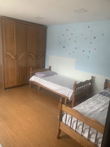 Tirane, jepet me qera garsonier 1+1 Kati 2, 63 m² 220 € (Janaq paco)