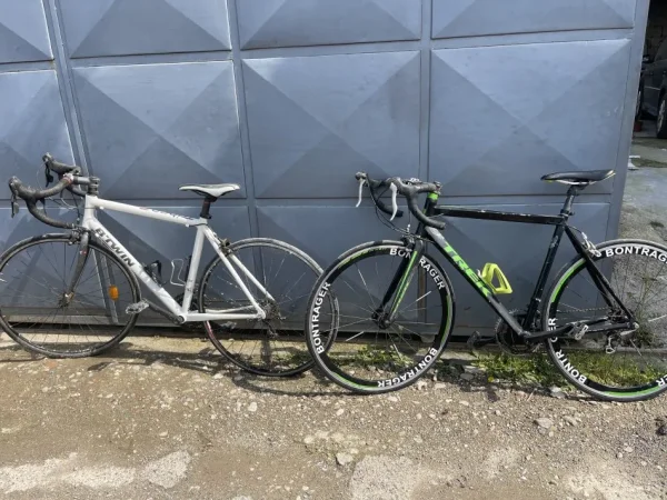 Tirane, 2 bicikleta Trek dhe BTWIN 400 €