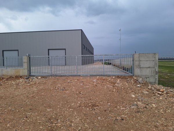 Durres, KAPANON ME QERA Kati 0, 1.500 m² 4.500 € (Spitall)