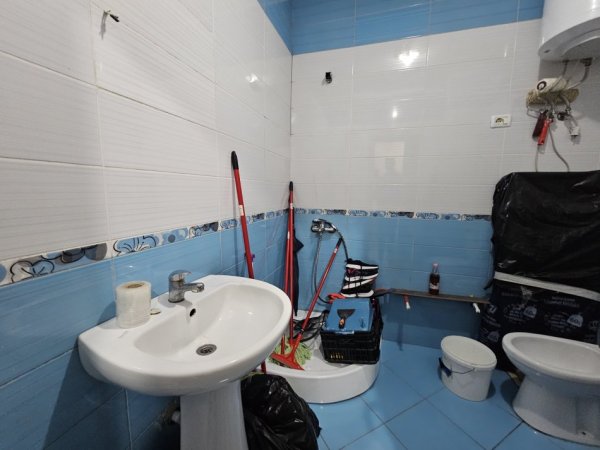 Tirane, jepet me qera apartament 2+1+Ballkon Kati 2, 100 m² 450 € (Yzberisht, Nela 3)