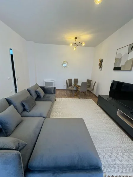Tirane, jepet me qera apartament 1+1+Ballkon Kati 5, 70 m² 700 € (Delijorgji)