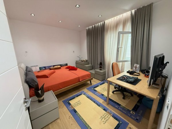 Tirane, jepet me qera apartament 2+1 Kati 3, 89 m² 1.000 € (sheshi skenderbej, qender)