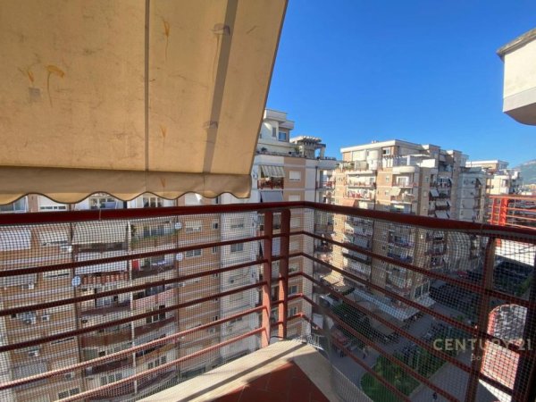 Tirane, jepet me qera apartament 1+1 Kati 9, 79 m² 500 € (Vizion Plus)