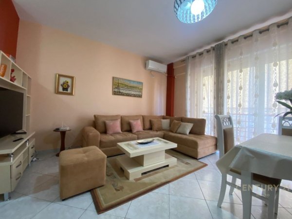Tirane, jepet me qera apartament 1+1 Kati 9, 79 m² 500 € (Vizion Plus)