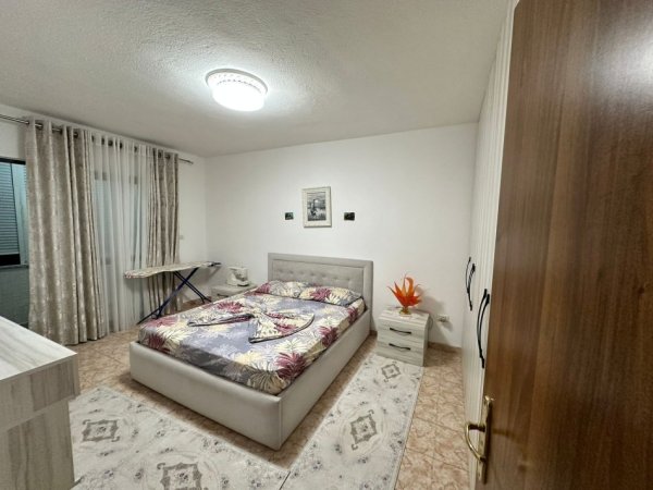 Tirane, jepet me qera apartament 2+1 Kati 9, 125 m² 550 € (rruga e kavajes)