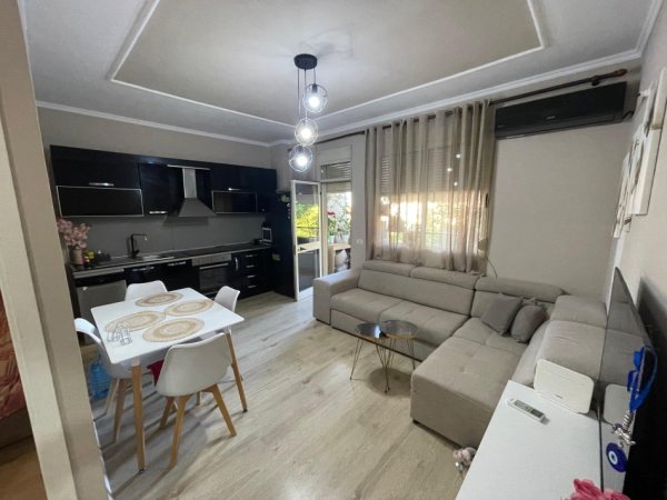 Tirane, shes apartament 3+1+Ballkon Kati 3, 78 m² 162.000 € (Kodra e Diellit)