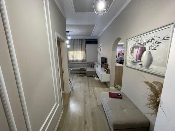 Tirane, shes apartament 3+1+Ballkon Kati 3, 78 m² 162.000 € (Kodra e Diellit)