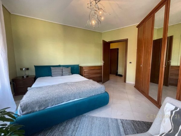 Tirane, jepet me qera apartament 1+1 Kati 5, 72 m² 600 € (Ali Dem)