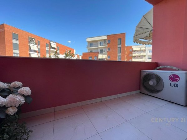 Tirane, jepet me qera apartament 1+1 Kati 5, 72 m² 600 € (Ali Dem)