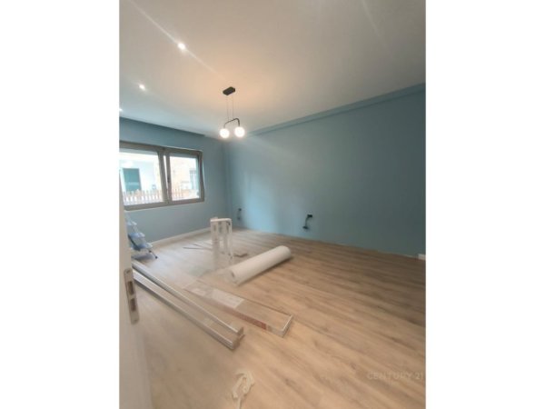 Tirane, jepet me qera zyre Kati 2, 116 m² 2.000 € (BLLOK)