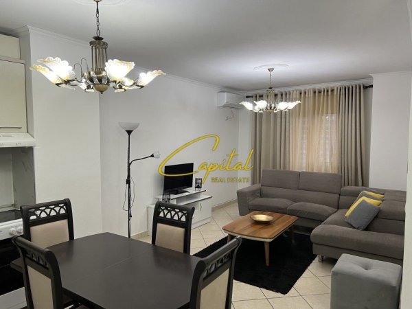Tirane, jepet me qera apartament 2+1 Kati 4, 86 m² 600 € (KOMUNA E PARISIT)