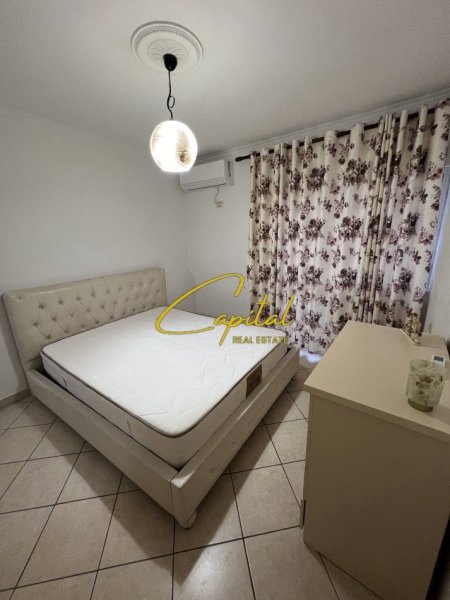 Tirane, jepet me qera apartament 2+1 Kati 4, 86 m² 600 € (KOMUNA E PARISIT)