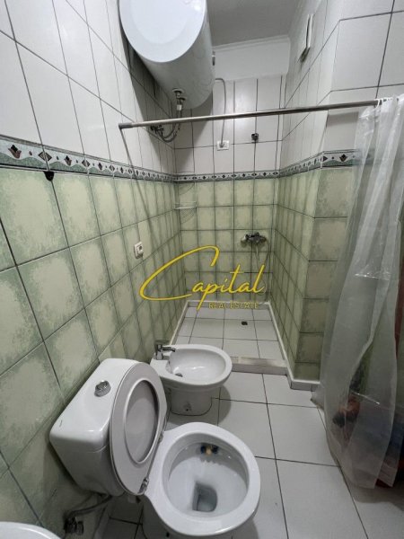 Tirane, jepet me qera apartament 2+1 Kati 4, 86 m² 600 € (KOMUNA E PARISIT)