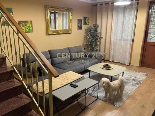 Tirane, jepet me qera Vile 2 Katshe Kati 0, 101 m² 699 € (TEK BRRYLI)