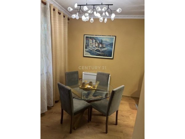 Tirane, jepet me qera Vile 2 Katshe Kati 0, 101 m² 699 € (TEK BRRYLI)