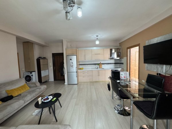 Tirane, jepet me qera apartament 1+1+Ballkon Kati 7, 70 m² 420 € (Unaza e Re)