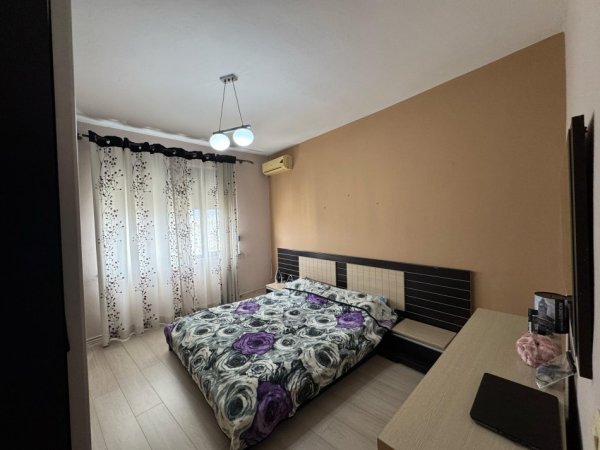 Tirane, jepet me qera apartament 1+1+Ballkon Kati 7, 70 m² 420 € (Unaza e Re)