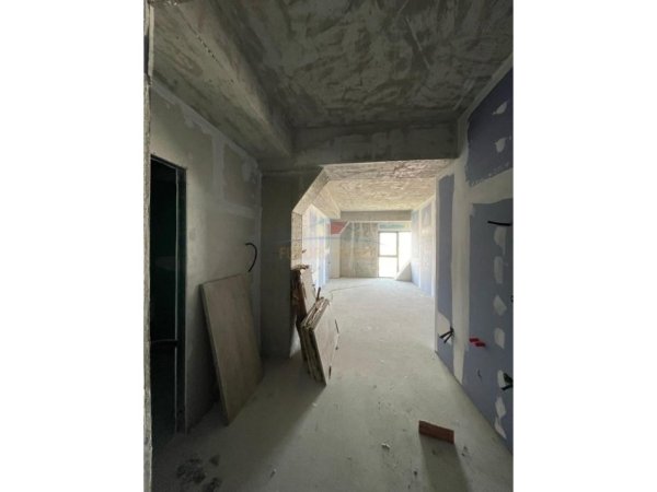 Tirane, shitet apartament 1+1 Kati 11, 42 m² 125.000 € (rruga e kavajes)