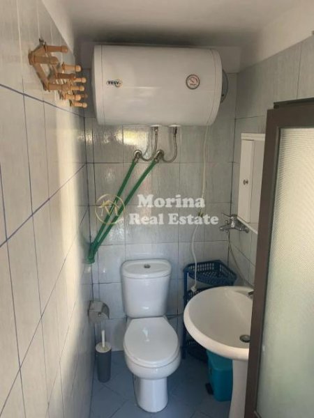 Tirane, jepet me qera shtepi 1+1 Kati 1, 26 m² 200 € (Rr.Kavajes)