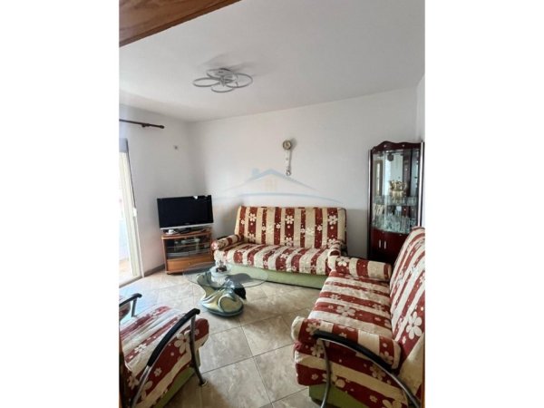 Durres, jepet me qera apartament 2+1 Kati 4, 67 m² 300 € (Lagjia 17 prane zjarrfikeses)