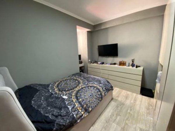 Tirane, jepet me qera apartament 3+1 Kati 3, 130 m² 950 € (SELVIA)