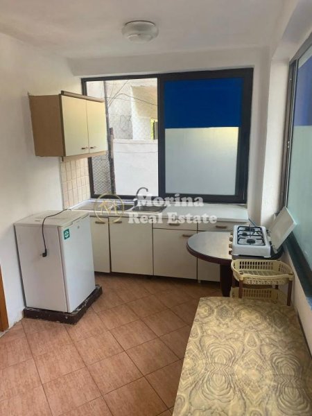 Tirane, jepet me qera shtepi 1+1 Kati 0, 40 m² 280 € (Rruga Artan Lenja)