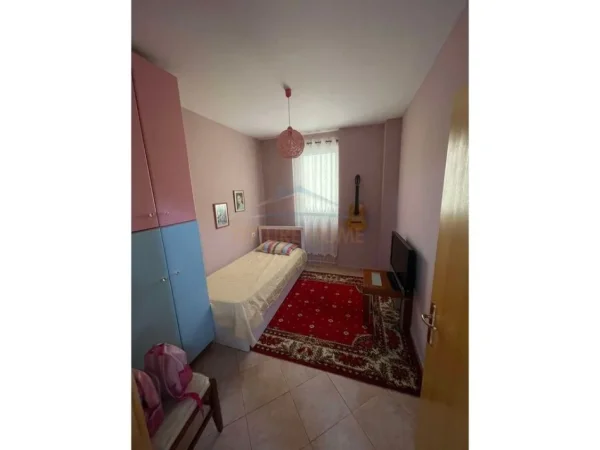 Tirane, shitet apartament 2+1 Kati 8, 75 m² 190.000 € (Komuna e Parisit)