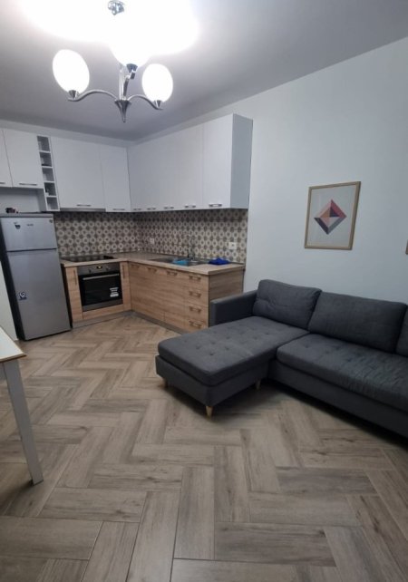 Tirane, jepet me qera 1+1+Ballkon Kati 3, 48 m² 500 € (Rruga bardhyl)