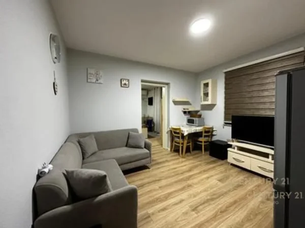 Tirane, jepet me qera apartament 1+1 Kati 4, 43 m² 350 € (Shkolla Bashkuar)