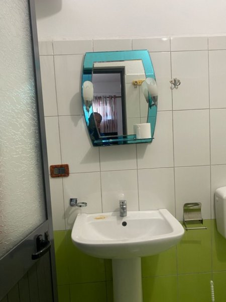 !Dhene!Durres, jepet me qera garsonier Kati 1, 60 m² 160 € (prane Kryqit te Kuq)