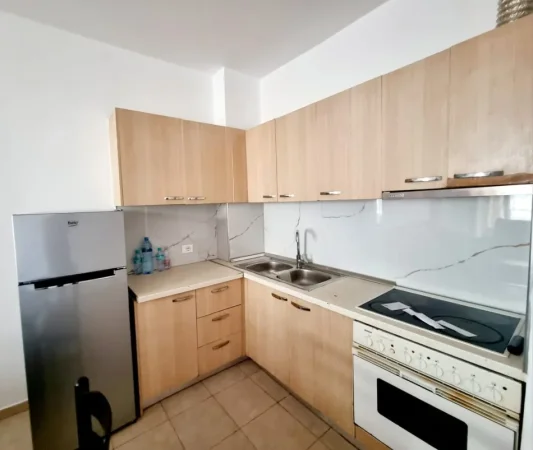 Tirane, jepet me qera apartament 2+1 Kati 2, 100 m² 400 € (Bulevardi Migjeni)