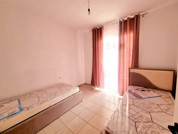 Tirane, jepet me qera apartament 2+1 Kati 2, 100 m² 400 € (Bulevardi Migjeni)