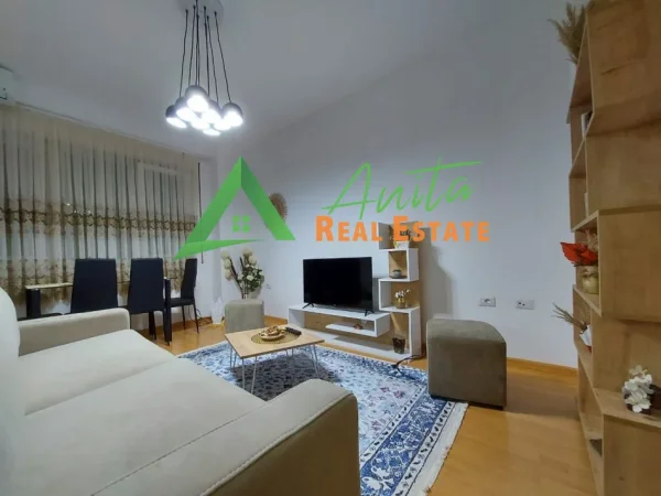 Tirane, jepet me qera apartament 2+1+Ballkon Kati 3, 80 m² 700 € (Qender, rruga e Dibres)