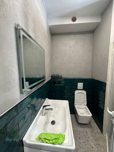 Tirane, shes apartament 1+1 Kati 5, 76 m² 220.000 € (Alqi boshnjaku)