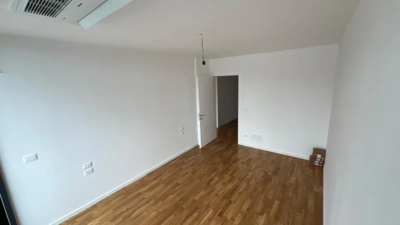 Tirane, jepet me qera apartament 3+1+Aneks+Ballkon Kati 7, 136 m² 1.400 € (lake view)