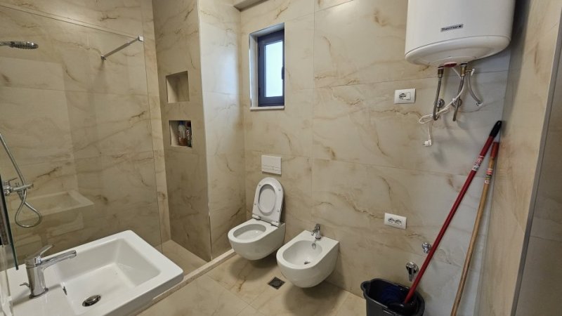 Tirane, jepet me qera apartament 2+1 Kati 4, 110 m² 800 € (Rezidenca Green Harmony, përballë UET)