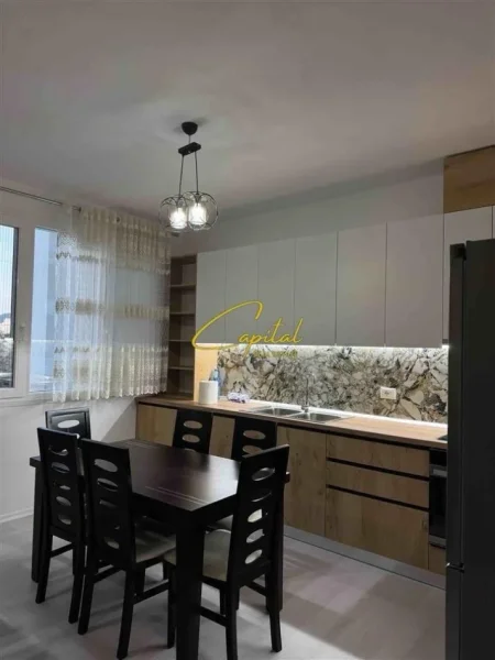 Tirane, jepet me qera apartament 2+1 Kati 2, 97 m² 700 € (ASTIR)