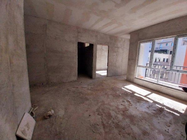 Tirane, shitet apartament 1+1+Aneks+Ballkon Kati 4, 75 m² 113.250 € (Rruga e Dibrës pranë Spitalit Amerikan 2)