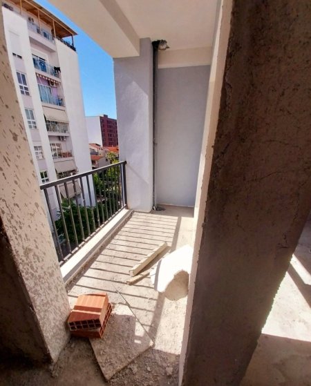 Tirane, shitet apartament 1+1+Aneks+Ballkon Kati 4, 75 m² 113.250 € (Rruga e Dibrës pranë Spitalit Amerikan 2)
