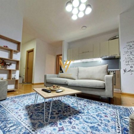 Tirane, jepet me qera apartament 2+1+Ballkon Kati 3, 80 m² 700 € (RRUGA E DIBRES)